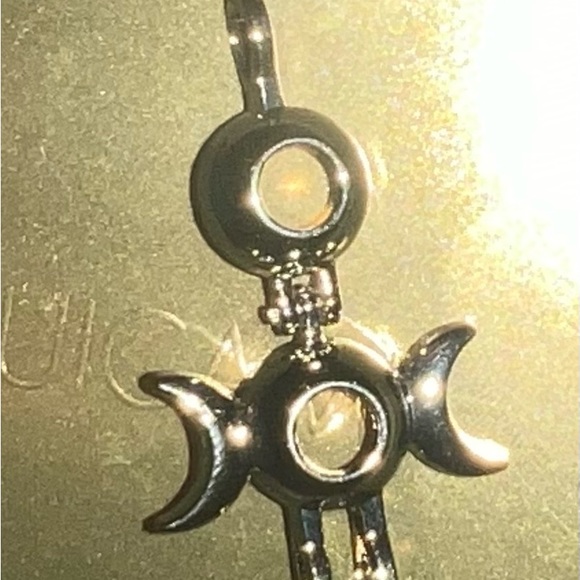 $2 Triple Goddess Opening Charm $2 WITH ANY ORDER OF $10 OR MORE - Picture 9 of 12